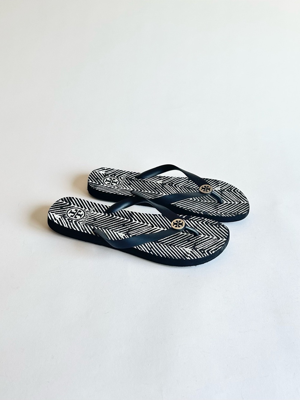 Tory Burch Black White Rubber Flip Flops Sandals size 9